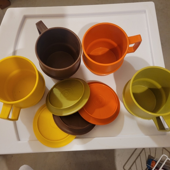 Vintage stackable tupperware cups - Picture 2 of 2